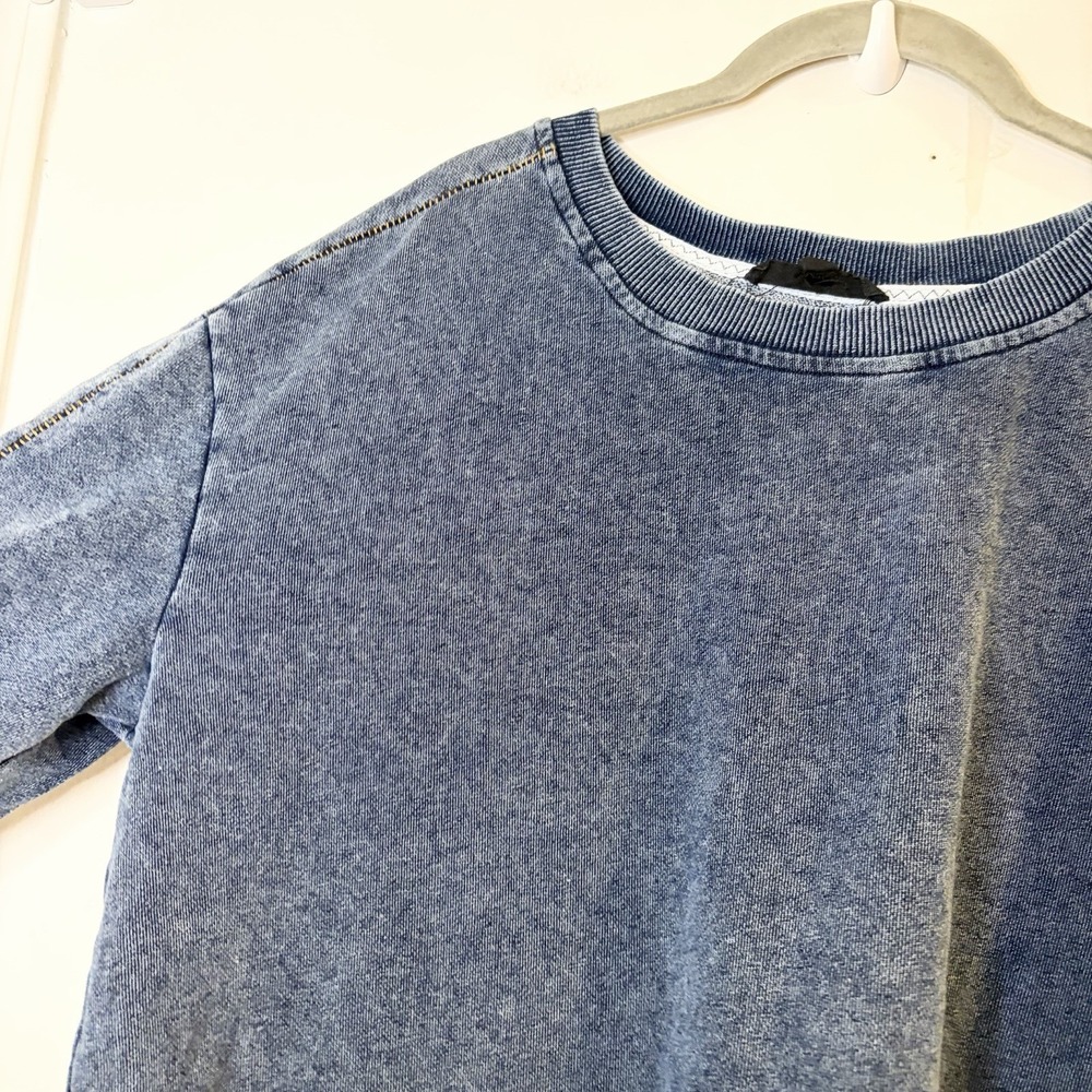 Jane and Delancey Blue Acid Wash Long Sleeve Sweatshirt Mineral Crew Size L - Picture 3 of 5
